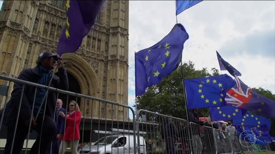 Acordo do Reino Unido sobre Brexit aponta para laços comerciais mais distantes com UE