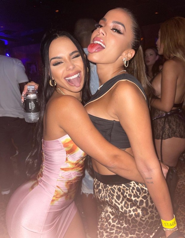 Izzy La Reina e Anitta (Foto: Reprodução/Instagram)