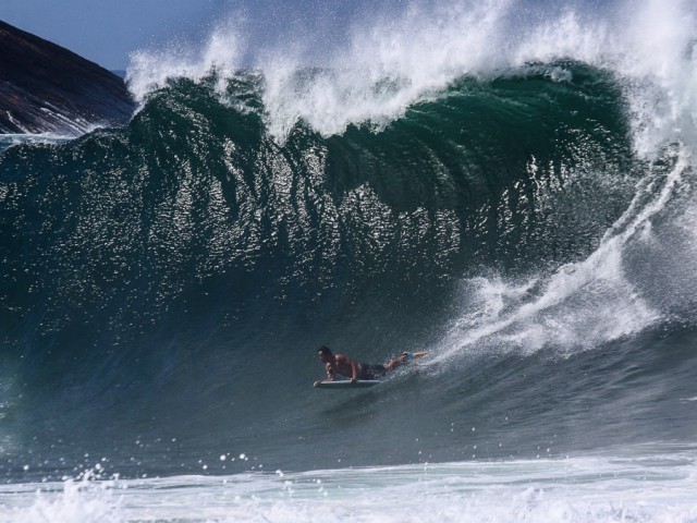 A altura das ondas chama a atenção até dos mais experientes — Foto: Aporé de Paula