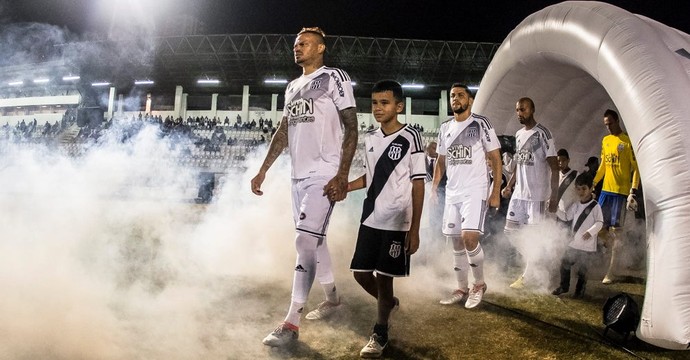 Entre equilíbrio e pressão, Ponte Preta e Cruzeiro tentam crescer no ataque