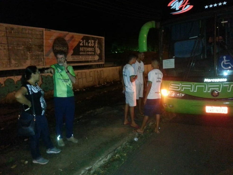 DelegaÃ§Ã£o do PiauÃ­ tem problema em Ã´nibus antes de disputar seletiva dos Jogos Escolares, em Natal â€” Foto: Arquivo Pessoal