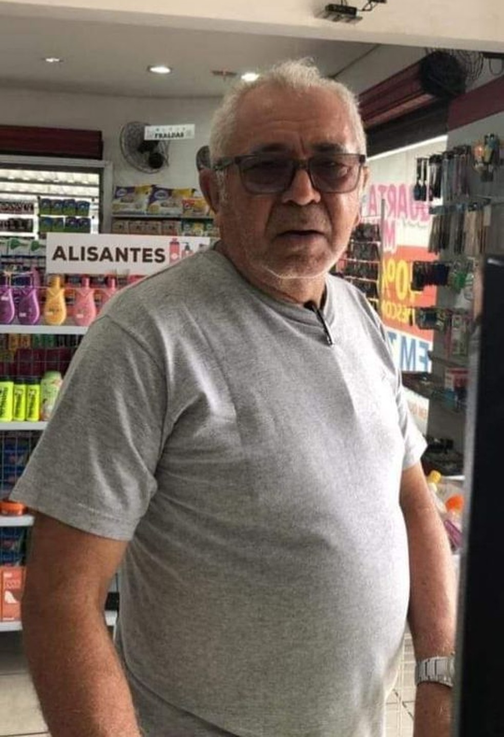 Corpo de idoso ficou mais de 40h no quintal do vizinho até ser encontrado — Foto: Reprodução/Facebook