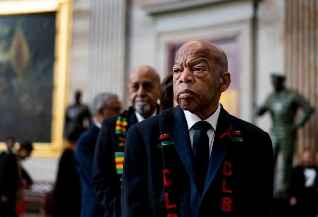 WASHINGTON, DC - OCTOBER 24: Civil Rights icon Congressman John Lewis (D-GA) prepares to pay his respects to U.S. Rep. Elijah Cummings (D-MD) who lies in state within Statuary Hall during a memorial ceremony on Capitol Hill on October 24, 2019 in Washingt (Foto: Getty Images)