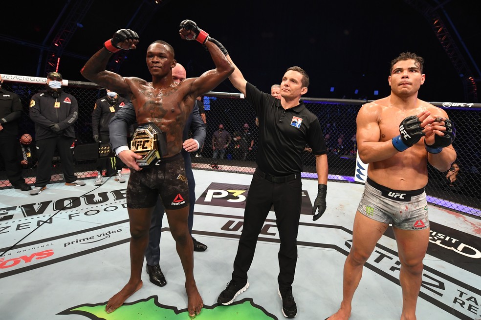 Israel Adesanya nocauteou Paulo Borrachinha no segundo round no UFC 253 — Foto: Getty Images