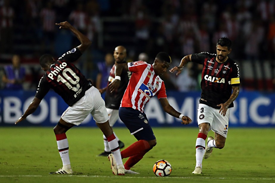 AtlÃ©tico-PR suporta pressÃ£o em Barranquilla e festeja empate na ida: 