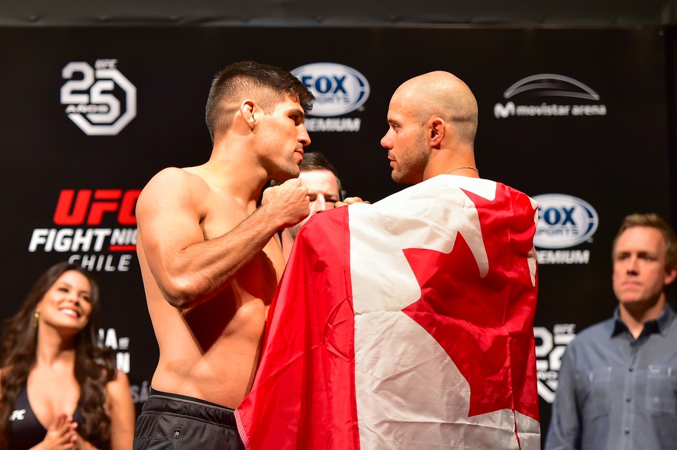 Vicente Luque encara o canadense Chad Laprise no UFC Santiago (Foto: Jason Silva)