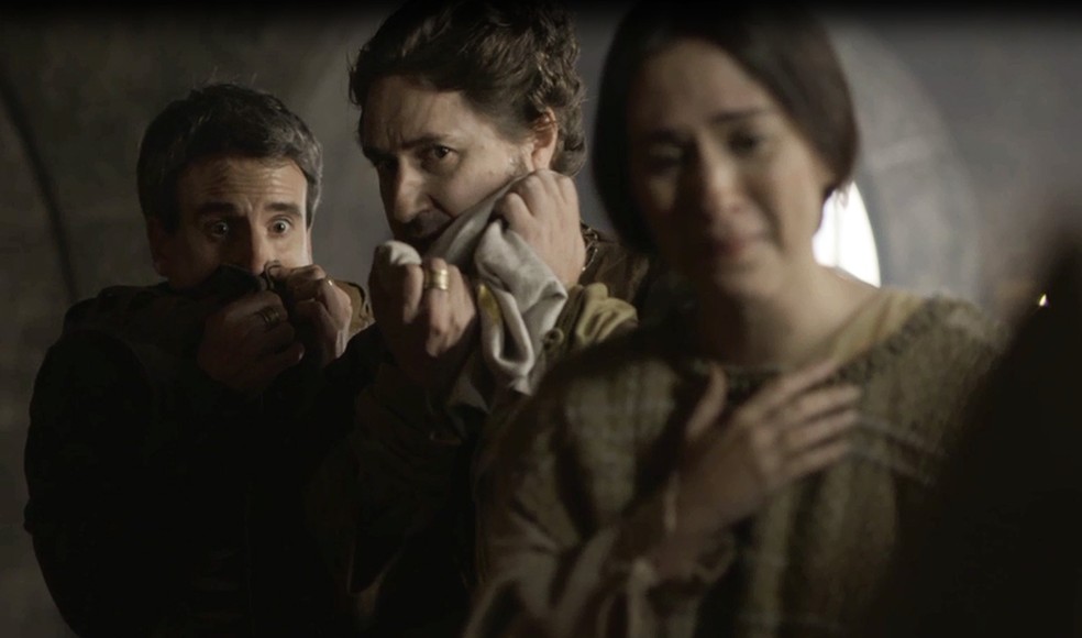 E juntos, eles anunciam que Rodolfo está com a peste (Foto: TV Globo)