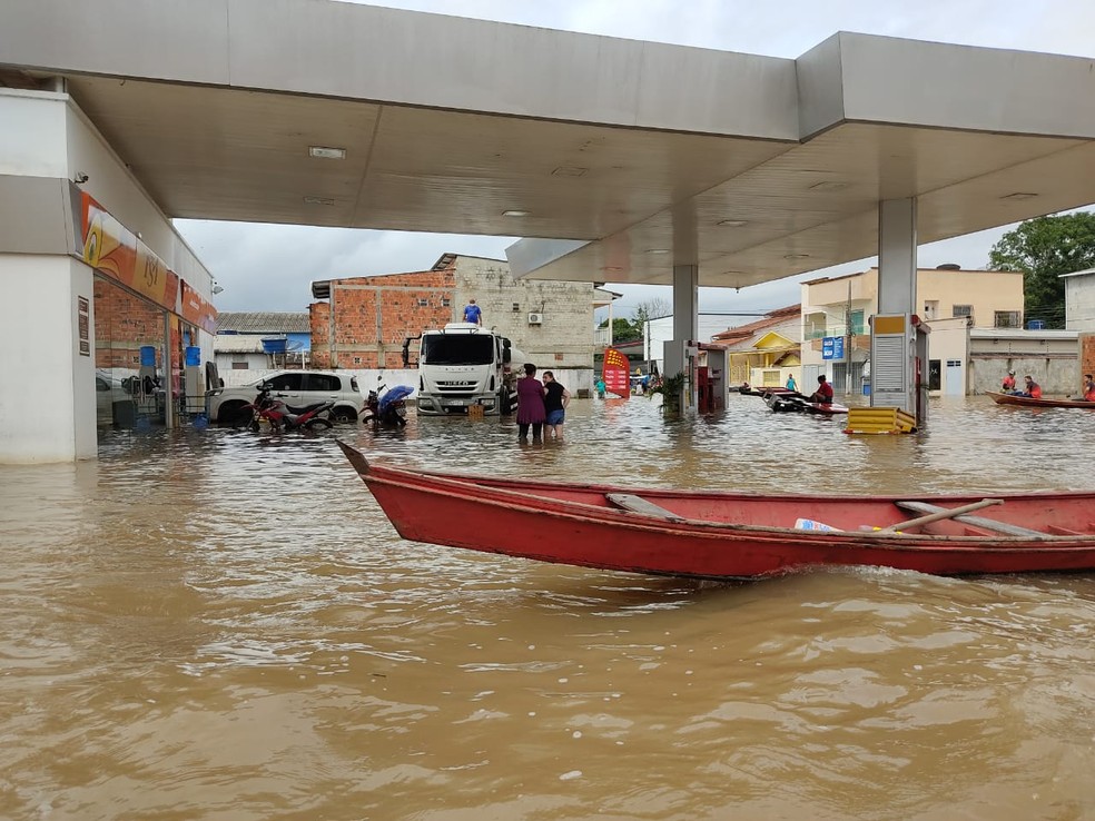 Rio Tarauacá ultrapassou os 11 metros e atinge nove bairros na cidade  — Foto: Gleydison Meireles/Arquivo pessoal 