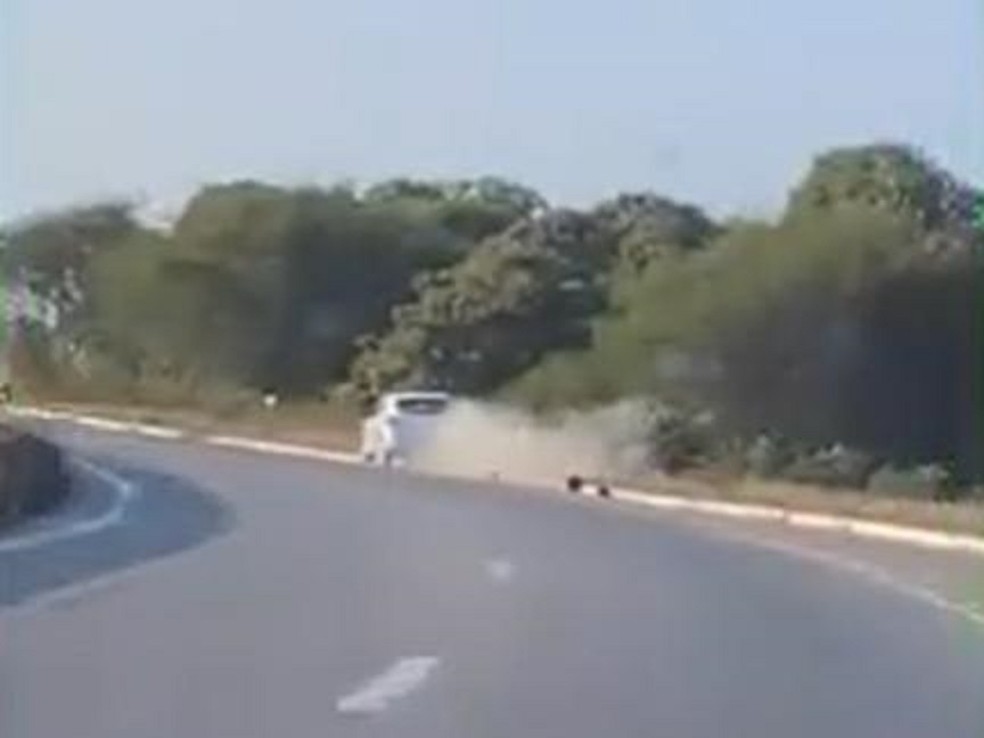 Motorista embriagado atropela e mata motociclista — Foto: Reprodução