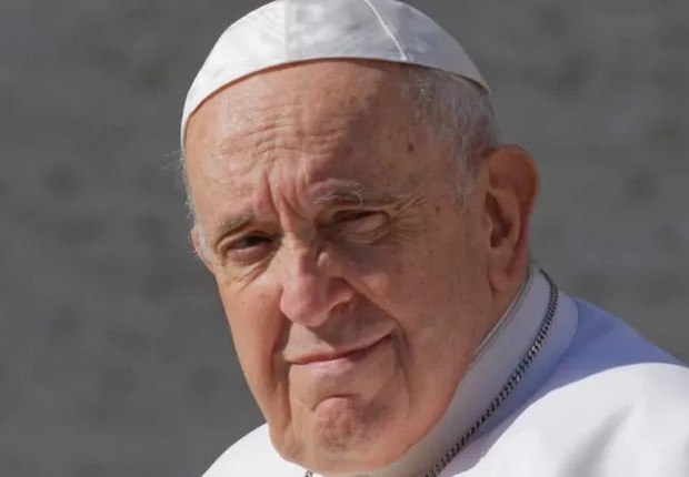 Posso pensar na possibilidade de me afastar, diz papa Francisco