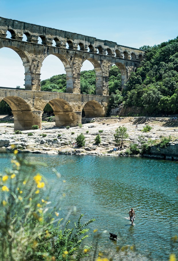 Uzes; relates to feature on a hidden town in the South of France, laid back town, arty, Pont du Gard (Foto: James Bedford)