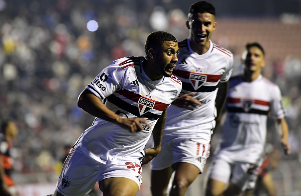 Wellington Rato comemora gol do São Paulo contra o Ituano — Foto: Marcos Ribolli