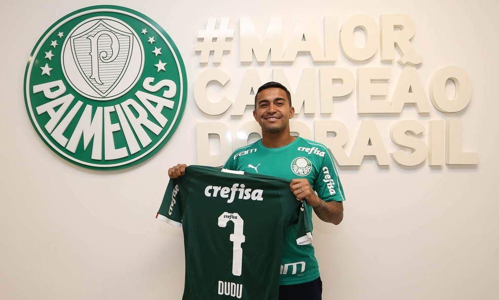 Dudu renovou contrato com o Palmeiras até o fim de 2023 — Foto: Cesar Greco/Ag.Palmeiras
