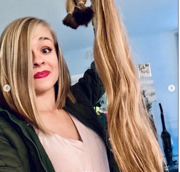 A influencer Vanessa Rasmusson após seu corte de cabelo (Foto: Instagram)