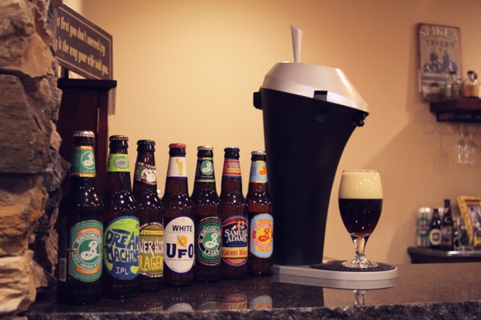 Aparelho ajuda a servir a cerveja sem estragar seu gosto (Foto: Reprodução/Indiegogo)
