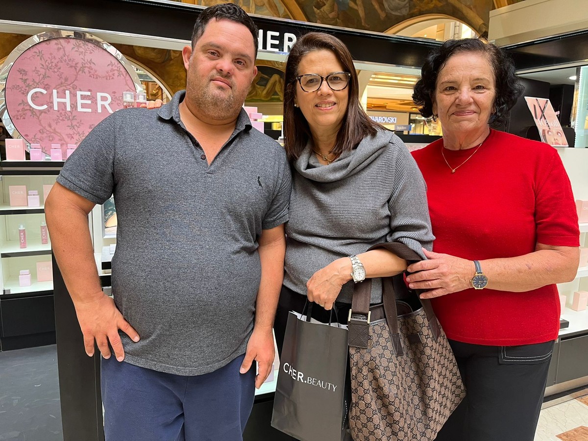 Com peso &lsquo;derretendo&rsquo;, Argentina vira para&iacute;so para turistas de pa&iacute;ses vizinhos, incluindo brasileiros