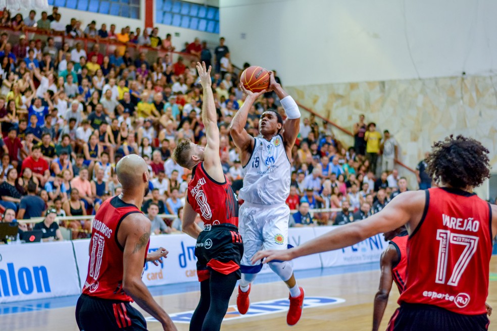 São José começou a partida melhor e terminou o primeiro quarto em vantagem — Foto: Arthur Marega Filho/São José Basketball
