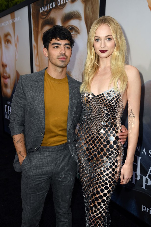 LOS ANGELES, CALIFORNIA - JUNE 03: Joe Jonas (L) and Sophie Turner attend the Premiere of Amazon Prime Video's 'Chasing Happiness' at Regency Bruin Theatre on June 03, 2019 in Los Angeles, California. (Photo by Kevin Winter/Getty Images) (Foto: Getty Images)