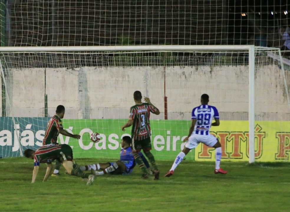 Gol de Iury Castilho em Palmeira dos Índios — Foto: Ailton Cruz/Gazeta de Alagoas