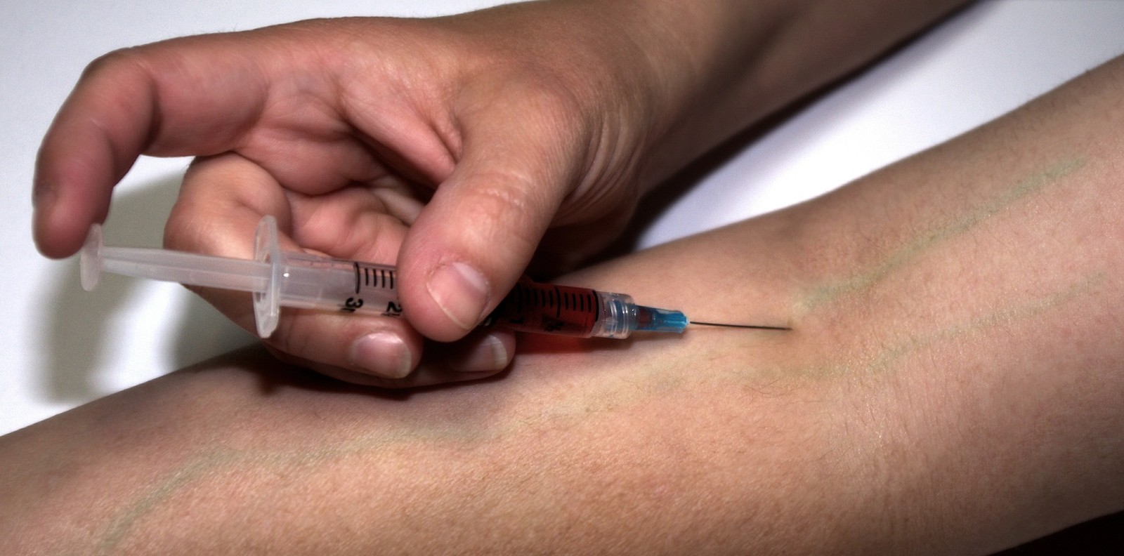 injecting-519389-1920.jpg