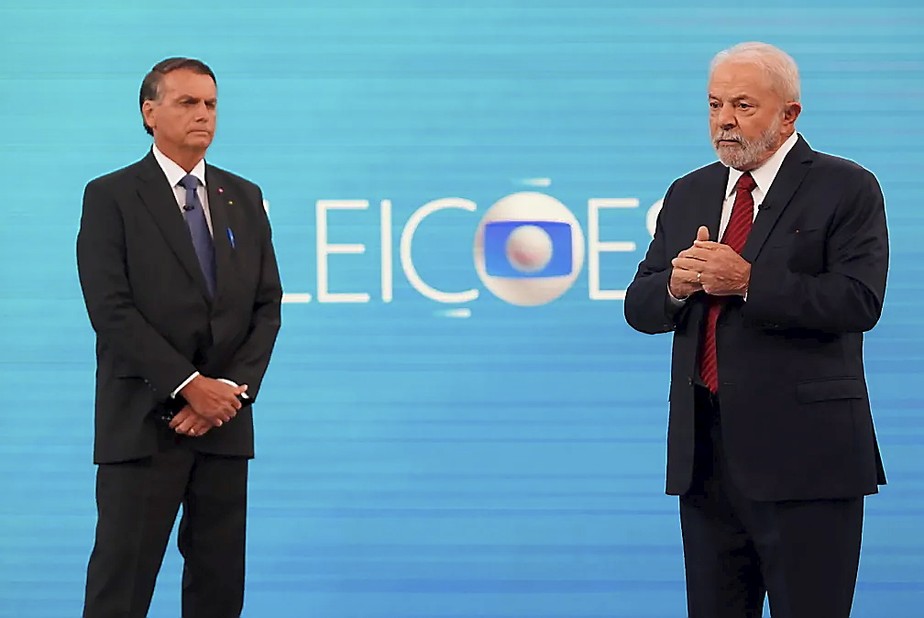 Jair Bolsonaro (esq.) e Lula em debate realizado em 28 de outubro pela TV Globo