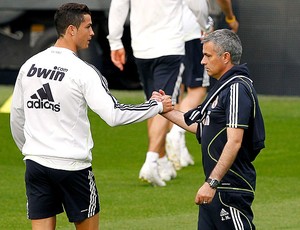 José Mourinho e Cristiano Ronaldo no treino do Real Madrid (Foto: EFE)