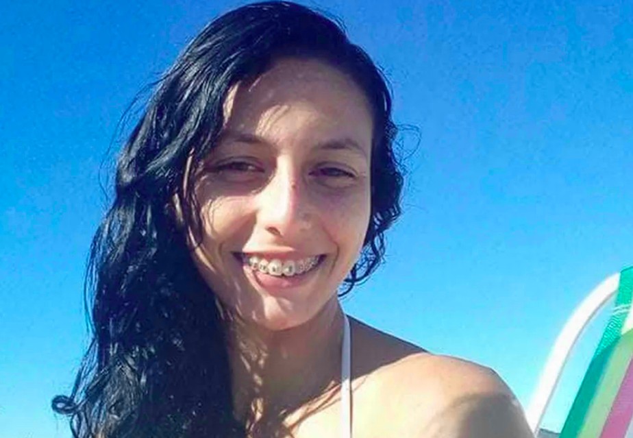 Mulher é encontrada morta com 27 facadas no Rio; ex-companheiro é suspeito