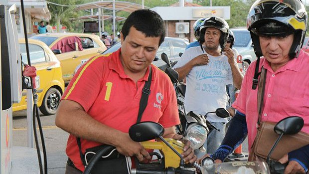 Há pouca oferta de gasolina legal em Cúcuta (Foto: BBC Mundo)
