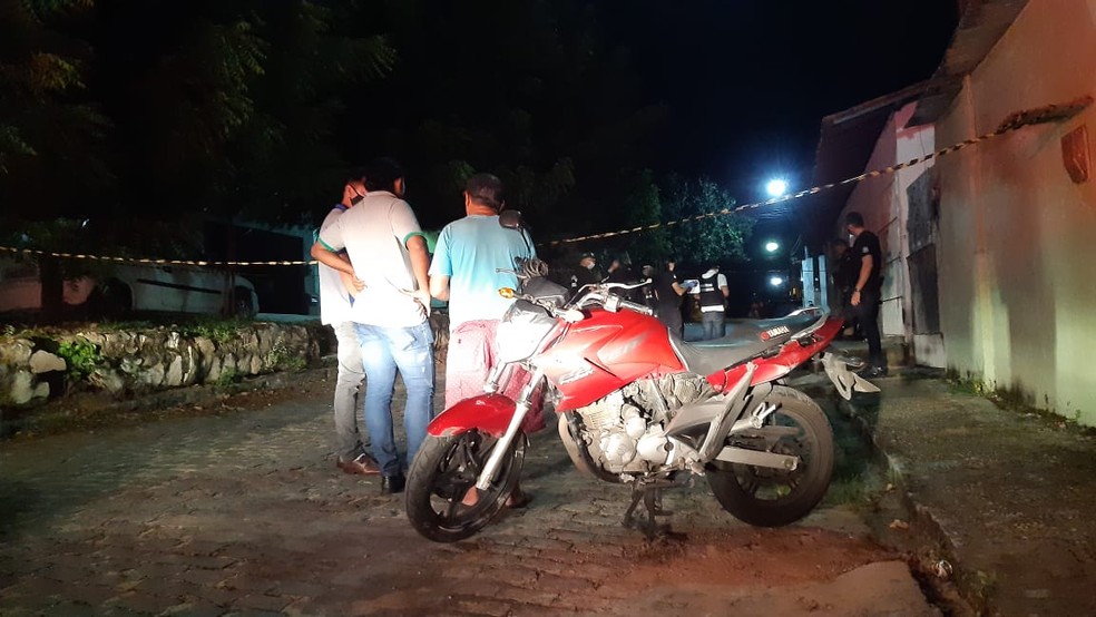 Bandidos tentaram roubar moto de Frankley — Foto: Sérgio Henrique Santos/Inter TV Cabugi