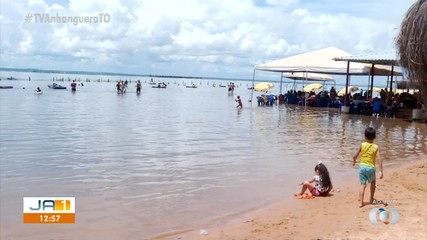Pé na areia: veja a movimentação na Praia do Prata no primeiro dia do ano