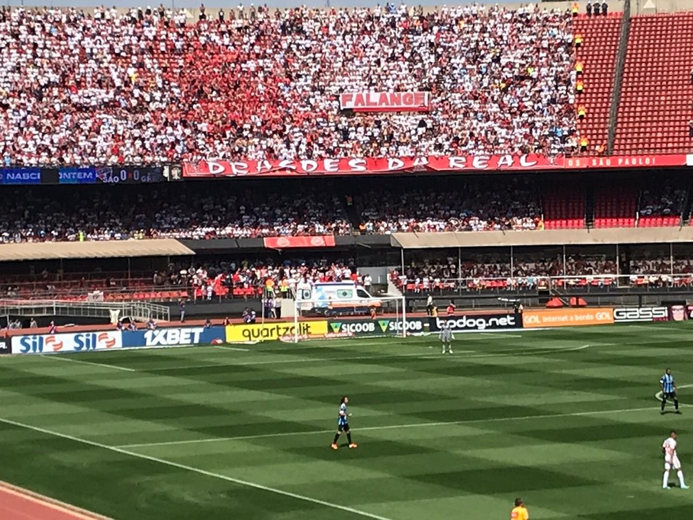 Altura no qual o torcedor despencou no Morumbi — Foto: Eduardo Rodrigues