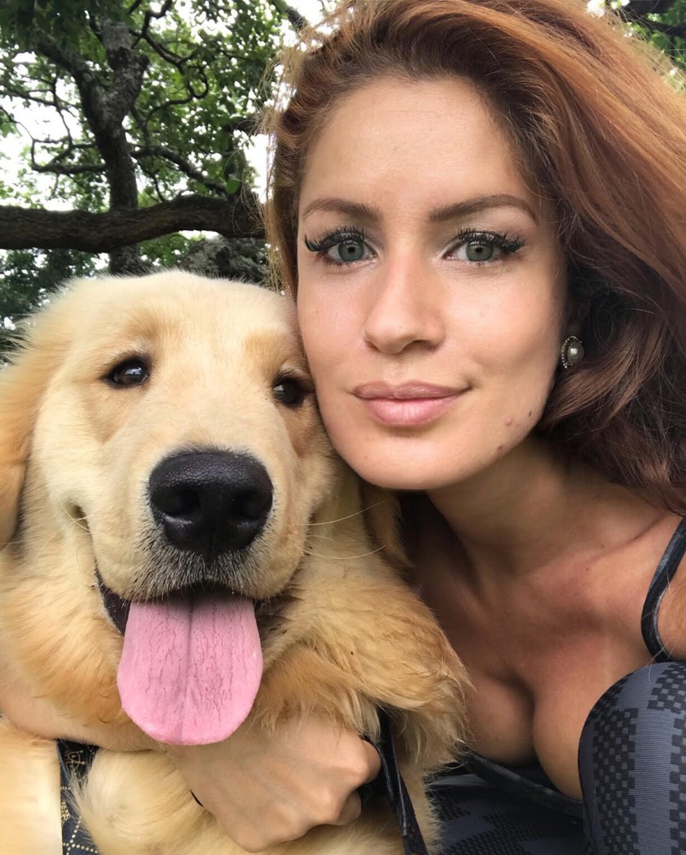 Priscila Mendes com o cão Dengo, que de 9 meses — Foto: Arquivo pessoal