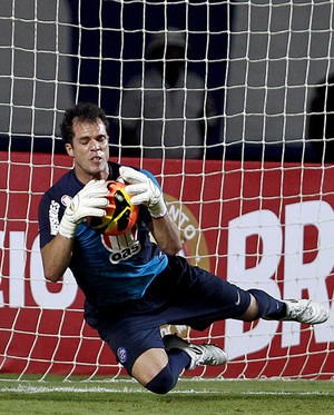 Cria do Fla e vascaíno na infância, Lomba pode definir queda do Flu