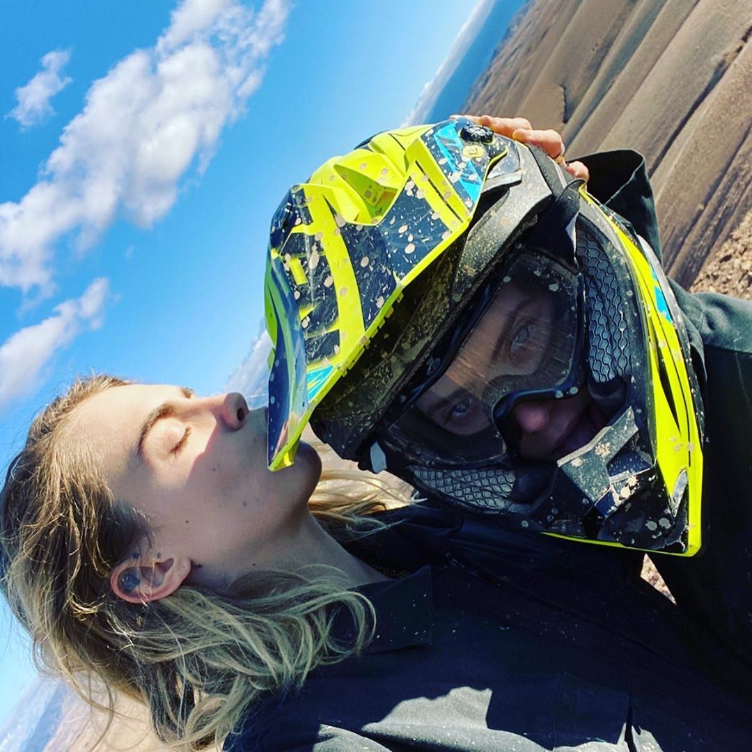 Cara Delevigne e Ashley Benson (Foto: Instagram/ Reprodução)