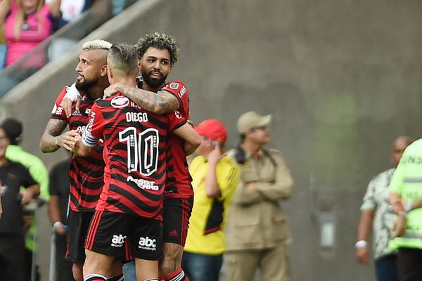 Gabigol reconhece erro com antecessor da camisa 10 do Flamengo, Diego Ribas.