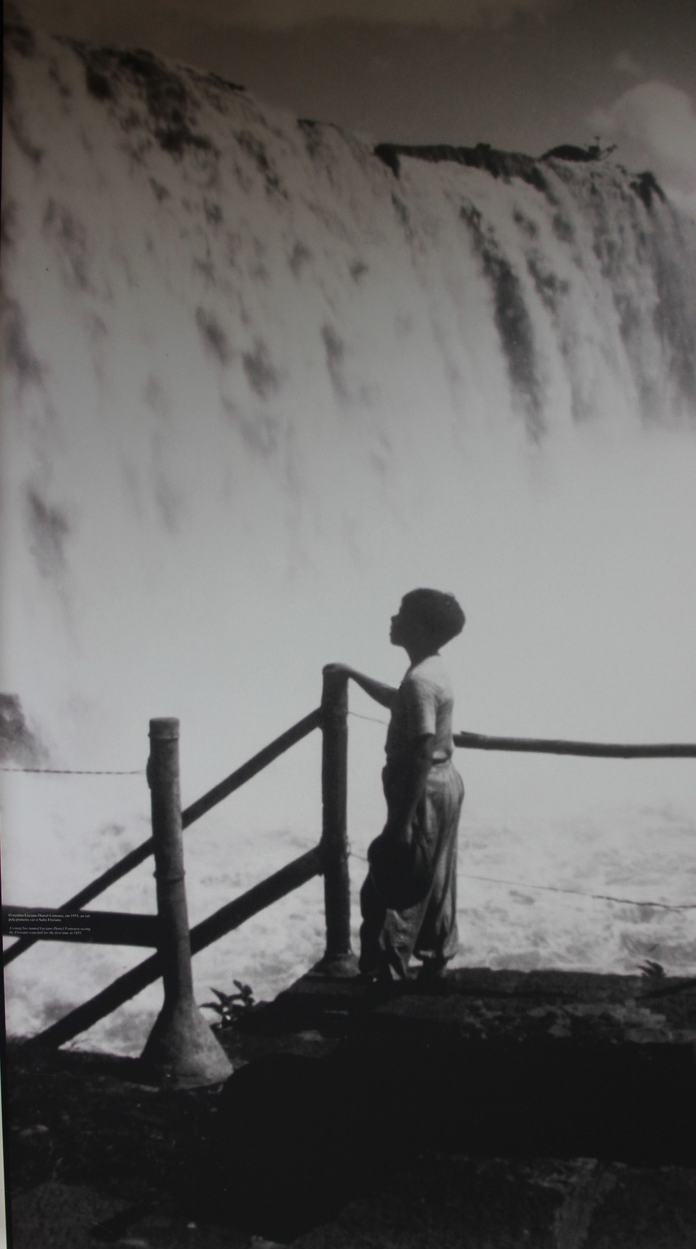 O menino - 1951 - Cataratas do Iguaçu — Foto: Luciano Daniel Fontoura