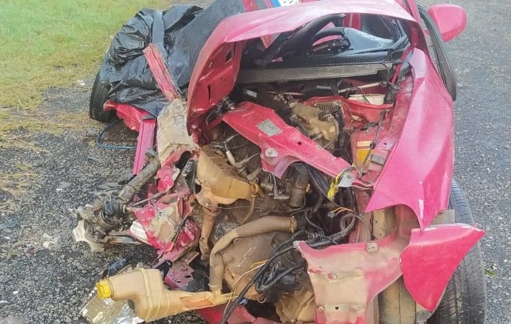 Jovens morrem em acidente entre dois carros e caminhão, em Guamiranga