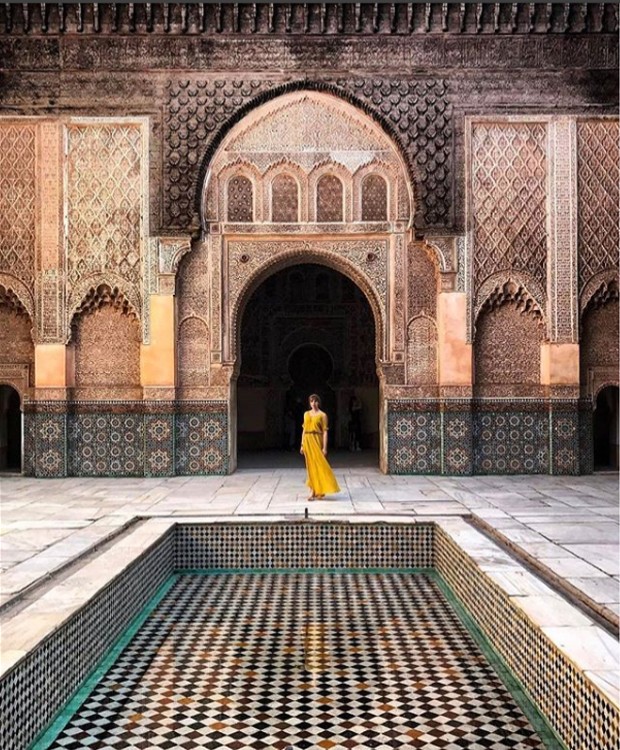Se você vai para Marrocos, provavelmente, já incluiu o Ben Youssef Masadra na sua lista de passeios. Chegue cedo para tirar fotos mais bonitas (Foto: Instagram/ Reprodução)