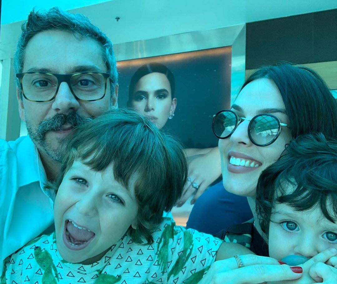 Alexandre Nero com a mulher e os filhos (Foto: Reprodução/ Instagram)