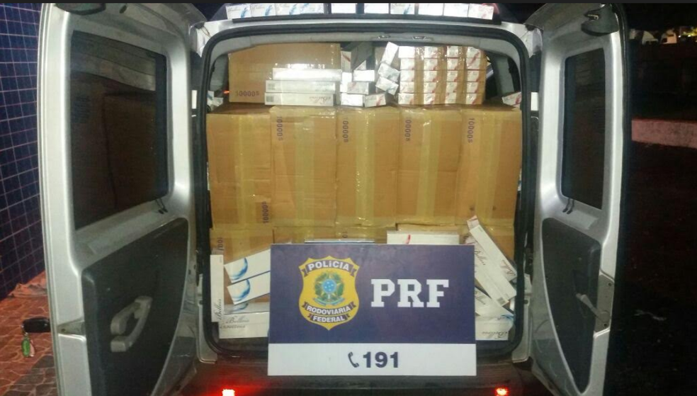 Motorista disse para a polícia que receberia R$ 1.600,00 por fazer o transporte da mercadoria. (Foto: PRF-CE/Divulgação)