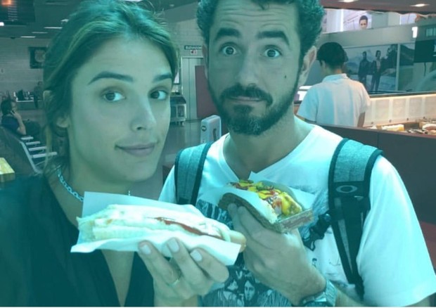 Rafa Brites brinca com o marido: "trash food influencer" (Foto: Reprodução/ Instagram )