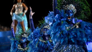 Dançarinos da comissão de frente da Unidos da Tijuca do carnaval 2023 — Foto: Mauro Pimentel/AFP