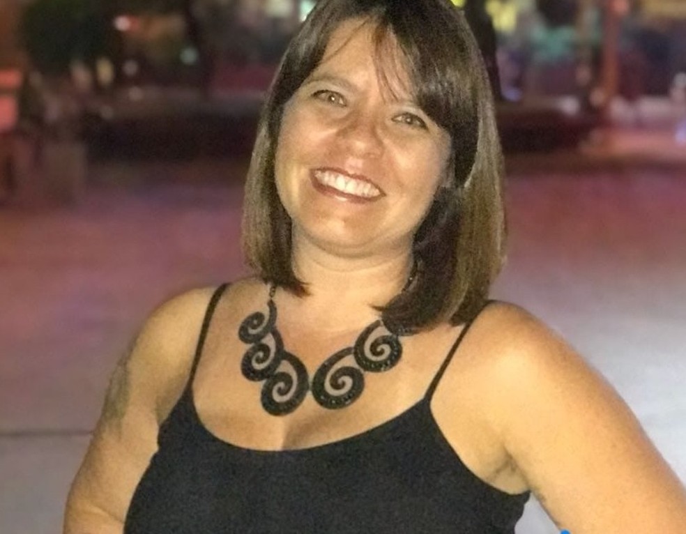 Luciana de Melo Ferreira, de 49 anos, foi morta no apartamento onde morava, no Sudoeste, em dezembro de 2019 — Foto: Facebook/Reprodução