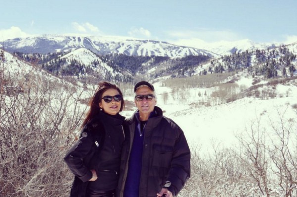 Catherine Zeta-Jones e Michael Douglas no local do pedido de casamento (Foto: Instagram)