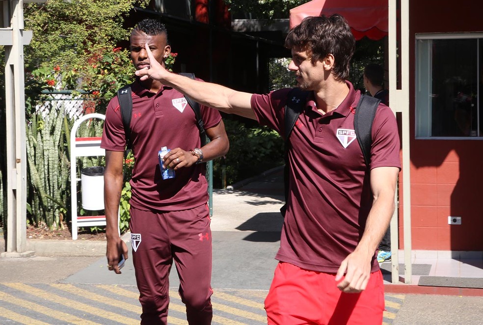 Arboleda e Rodrigo Caio é a dupla de zaga preferida do técnico (Foto: Rubens Chiri/saopaulofc.net)