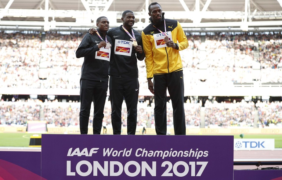 Entre vaias e aplausos, Justin Gatlin recebe ouro pelo título mundial dos 100m