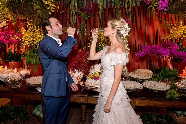 Marcela McGowan e Luiz Felipe Pogetti durante casamento em 2017 (Foto: Reprodução/Yes Wedding/Fernanda Scott)