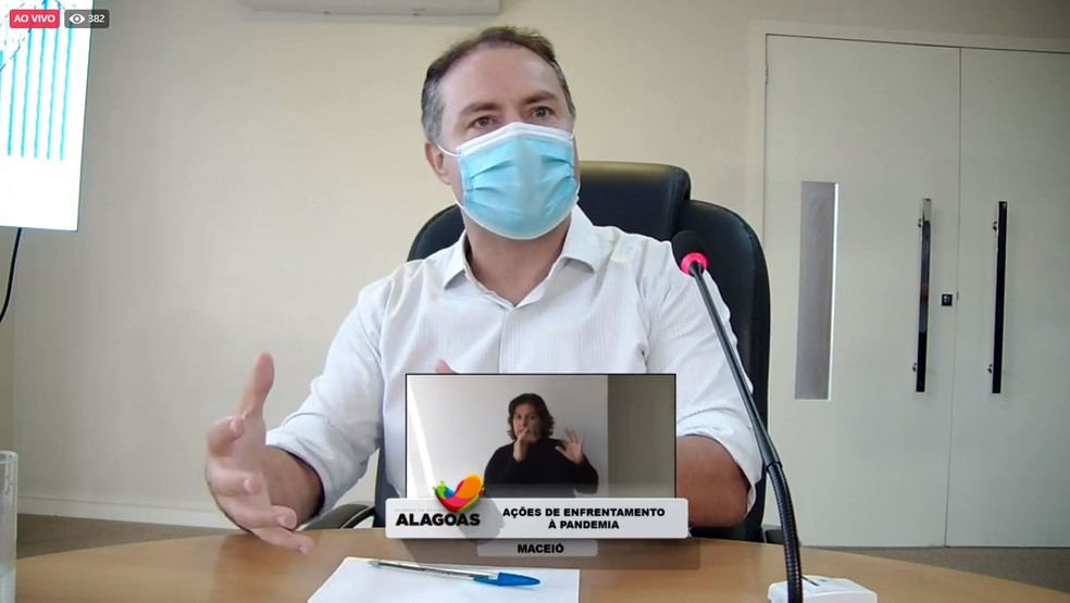 Governador Renan Filho em coletiva sobre novo decreto do distanciamento social controlado em Alagoas — Foto: Reprodução/Facebook
