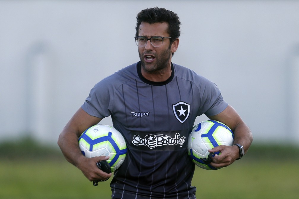 Valentim tem início ruim pelo Botafogo: quatro derrotas em cinco jogos — Foto: Vitor Silva/Botafogo