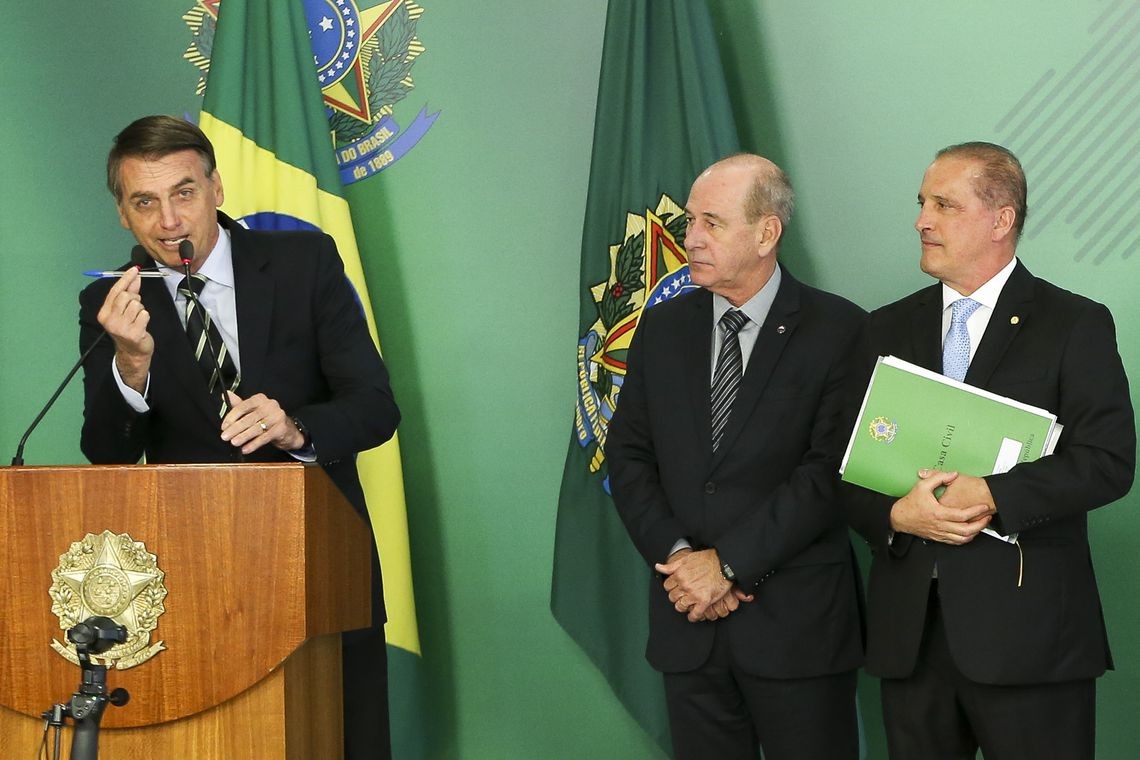 bolsonaro-assina-presidente (Foto: Alan Santos/ Agência Brasil)